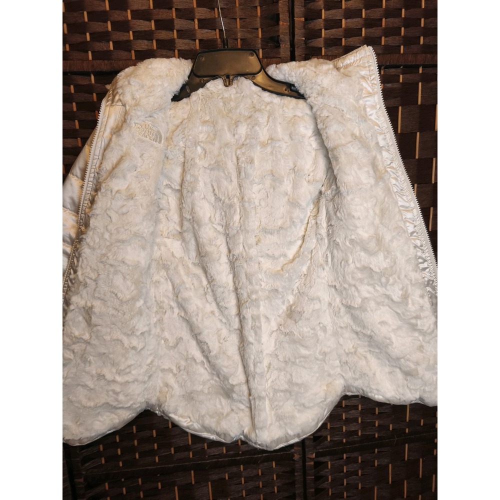 The North Face Kids White Puffer Jacket - Picture 4 of 11